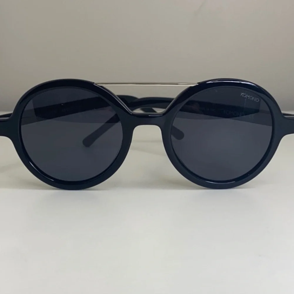 Komono Sunglasses NEW The Vivien Black Round w silver
